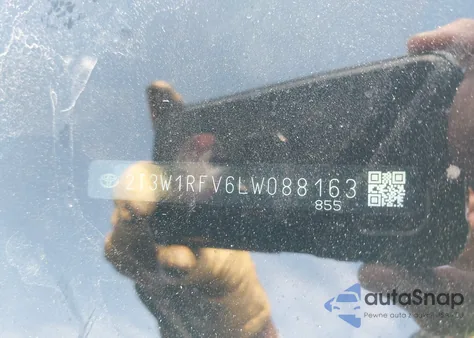 2020 Toyota Rav4 Xle z USA, uszkodzony, nr VIN 2T3W1RFV6LW088163